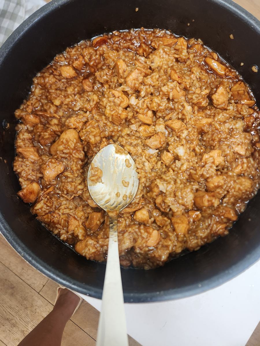 A large pot of Korean braised chicken